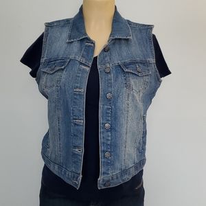 Roz and Ali Jean vest